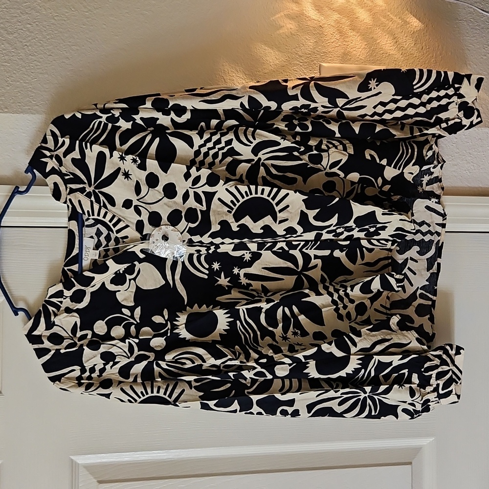 Navy and Cream Floral Top Oddi